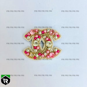 Broche CC Rosa hecho a mano personalizado bordado de perlas y cuentas de cristal broche de moda broche hecho a mano de lujo para ropa y bolsos - Product Image 3