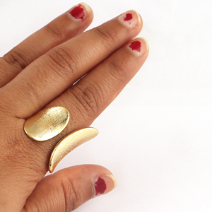 Anillo abierto frontal de joyería antideslustre de metal texturizado con acabado cepillado de latón macizo con personalidad simple para mujer, anillo personalizado chapado en oro - Product Image 2