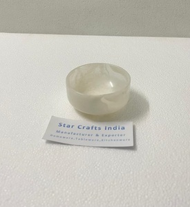 Cuenco de resina y aspecto de mármol Cuenco de resina hecho a mano Cuenco de perlas con esmeralda de resina epoxi - Product Image 5