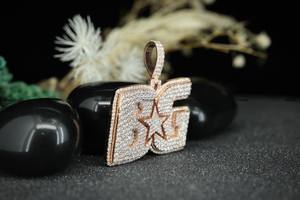 Colgante de Joyería Hip Hop Personalizado con Letra Inicial, Moissanita de Corte Brillante Redondo, Plata 925 en Chapado de Oro Rosa para Hombre y Mujer - Product Image 4