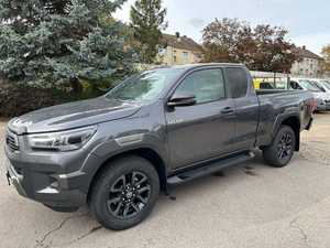 HI LUX XTRA CAB INVINCIBLE 2024 d'occasion, conduite à gauche, SUV, sièges en tissu, 7 places, transmission automatique, en bon état - Product Image 2