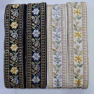 Fait sur mesure dans des rubans et des lacets brodés à la machine au design géométrique de différentes couleurs pour les robes de mariée de 2.5 pouces de largeur. - Product Image 5