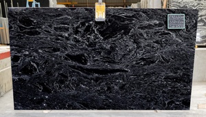 แผ่นหินแกรนิตสีดำป่าขัดเงาเป็นมิตรกับสิ่งแวดล้อมเคาน์เตอร์ผนังห้องครัวโต๊ะพร้อมจำหน่าย - Product Image 5