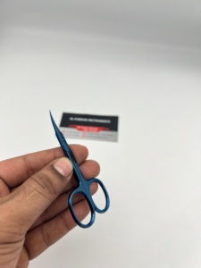 Ciseaux à ongles à lame courbée pour la coupe des cuticules, couleur bleu plasma, acier haute teneur en carbone, logo personnalisé, outils de manucure et pédicure. - Product Image 2