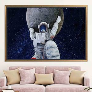 Decoración Espacial Moderna: Lienzo Impreso con Astronauta y Luna, Lienzo con Marco Dorado - Product Image 1
