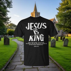 T-shirt religiosa da donna con versetto biblico cristiano 'Gesù è Re' per regali promozionali - Product Image 3