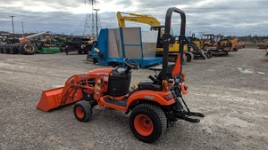 Tracteur diesel Kubota BX25D 4x4 sub-compact avec chargeur frontal et arrière, prêt pour l'agriculture - Product Image 2