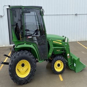 Tracteur utilitaire compact John Deere 3038E, 24 CV, 4 roues motrices, moteur diesel hydrostatique, garantie 4 ans, direction automatique, surveillance à distance - Product Image 2
