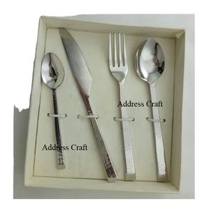 Ensemble de 4 couverts à fromage en acier inoxydable Outil de coupe en acier inoxydable de haute qualité Argenterie Outil à fromage Fourchette Trancheuse Épandeur - Product Image 1