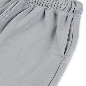 Fabriqué à partir de coton issu de sources durables, ce pantalon de survêtement est non seulement doux et respirant, mais aussi respectueux de l'environnement - Product Image 1