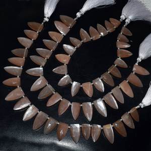 Collar bohemio hecho a mano con cuentas de piedra de melocotón natural gruesa, pulsera con cuentas de piedra lunar de melocotón, cuentas de punta de flecha Briolette - Product Image 1