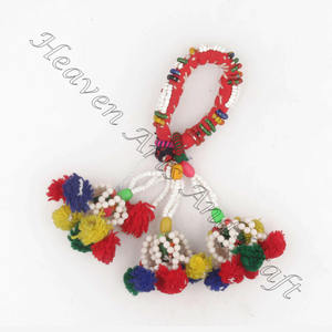 Bolso con borlas para mujer, bolsa colgante con borlas de la India - Product Image 3