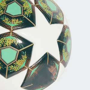 2025 Balón de fútbol con logotipo personalizado Fútbol de estilo clásico ligero de alta calidad para juego y entrenamiento Hecho en Sialkot - Product Image 3