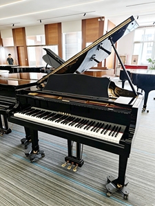 Piano à queue Yamaha G2E haute performance avec design classique pour scène et studio, offrant un son acoustique riche G2 G3 G4 G5 G6 - Product Image 1