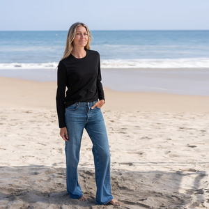 Camiseta de Manga Larga Negra para Mujer, 100% Algodón Orgánico de Lujo, Preencogido, Certificado GOTS, Ajuste Clásico, Suave y Premium - Product Image 3