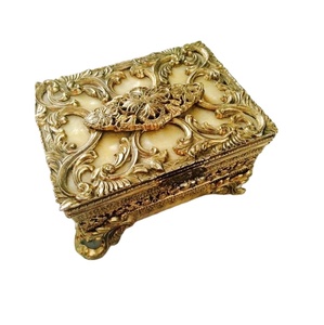 Hermosa caja de baratija hecha a mano Eleve su colección con nuestras elegantes cajas de joyería Cajas de joyería de metal para mantenimiento elegante - Product Image 2