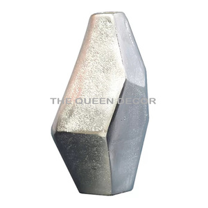 แจกันดอกไม้โลหะทำด้วยมือพื้นผิวลายนูนสำหรับงานแต่งงานเครื่องประดับกลางชัด - Product Image 5