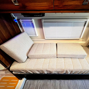 FOURNISSEUR DE camping-cars d'occasion Winnebago Travato Classe B à moteur essence 2023, 59K km - Product Image 5