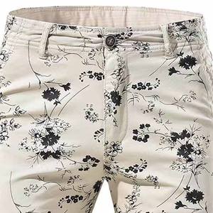 Short d'été élégant pour hommes conçu avec confort et durabilité à la mode pour créer un look décontracté parfait - Product Image 5