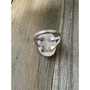 Anillo Navajo Hecho a Mano con Turquesa Kingman y Plata de Ley, Joyería Cultural Coleccionable, Talla 7.75 - Product Image 5
