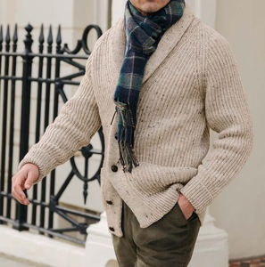 Suéter Casual Unisex de Otoño Invierno OEM con Cuello en V y Lazo de Oso, Cárdigan Holgado Informal, Abrigo de Punto con Decoración Bordada - Product Image 1