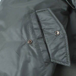 Veste bomber d'hiver pour homme, respirante et à séchage rapide, logo frontal, polyester, vente en gros, pour vente en ligne - Product Image 4