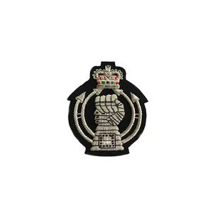 DELANTAL DE ARTESANÍA MASÓNICA en relieve de color negro masónico INSIGNIA BORDADA A MANO CON BOLLÓN DE PLATA - Product Image 5