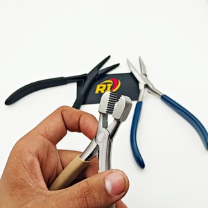 Alicates de extensión de cabello de acero inoxidable de grado quirúrgico de precisión para microcuentas, herramienta de artista de belleza OEM de punta plana duradera - Product Image 5