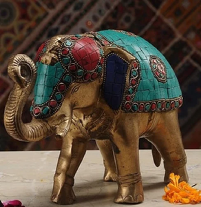 Petite sculpture en laiton de lion féroce, figurine debout fièrement. Un accent miniature royal. Disponible à prix de gros. - Product Image 6