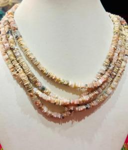 ลูกปัดหินโอปอลสีชมพูธรรมชาติขนาด5มม. ทรงเหลี่ยมพร้อมส่ง - Product Image 1