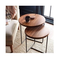 Table gigogne moderne en métal, fabriquée avec un cadre en acier durable offrant une stabilité fiable, adaptée à un usage élégant à la maison et au bureau