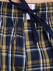 กางเกงลำลองผู้ชายผ้าฝ้าย 100% คุณภาพดีที่สุด ลายตาราง ระบายอากาศได้ดี เป็นมิตรกับสิ่งแวดล้อม นุ่ม สบาย ทันสมัย เหมาะสำหรับใส่ลำลอง - Product Image 3