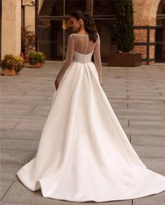 Fabricant OEM Design personnalisé robe de mariée en satin de haute qualité robe de bal manches longues modeste style vintage dentelle de luxe - Product Image 3