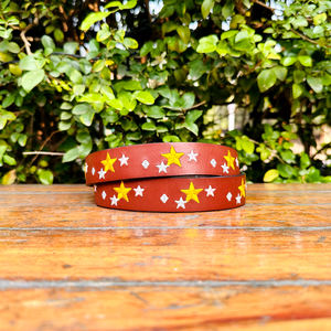 เข็มขัดหนังวัวแบบลำลองปักด้วยด้ายห้าดาวมีความยาวตามสั่งพร้อมหมุดสีเงินสำหรับหัวเข็มขัด - Product Image 4