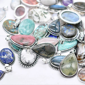 จี้ห้อยคอพลอย 50 ชิ้น ชุบเงินออกซิไดซ์ สำหรับผู้หญิง หลากหลายแบบ พลอยหลากสี - Product Image 1