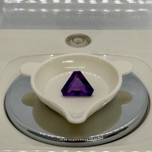 Top Grade Qualité 100% Naturel Brésilien Améthyste À Facettes Triangle Coupe Précieuse Pierres Précieuses Bijoux Pierres Précieuses En Vrac Vente - Product Image 5