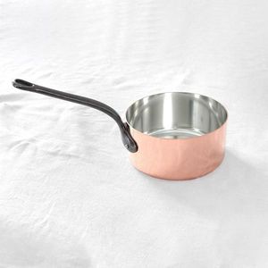 กระทะทองแดงธรรมดาพร้อมผิวสัมผัสแบบเรียบง่าย เหมาะสำหรับครัวสไตล์ฟาร์มเฮาส์ การทำอาหารแบบดั้งเดิม และสูตรอาหารแบบดั้งเดิม - Product Image 3