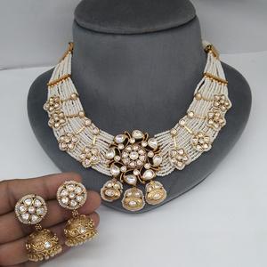 Conjunto de collar elegante de diseñador con acabado dorado de alta calidad de diseñador con pendientes para colección de ropa de boda para mujeres y niñas - Product Image 1