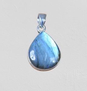 Pendentif en argent sterling 925 plaqué or au design simple avec pierre précieuse labradorite, cadeau de mariage idéal pour les amoureux, bijoux avec estampe 925 - Product Image 1