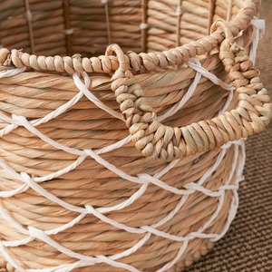 <b>Round</b> Water Hyacinth Woven <b>Basket</b> with Handles Handmade Storage <b>Basket</b> Wholesale eco-friendly Made in Vietnam - Product Image 4