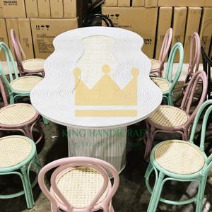 Juego de sillas y mesa de ratán duradero y elegante para niños: ecológico, cómodo y perfectamente diseñado - Product Image 2