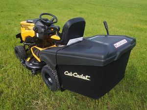 รถตัดหญ้าแบบนั่งขับ Cub Cadet XT3 QR 106 ดีเซล ใหม่แกะกล่อง ของแท้ เกียร์ออโต้ เหมาะสำหรับสวนขนาดใหญ่ ตัดหญ้าได้อย่างทนทาน ใช้งานง่าย - Product Image 3