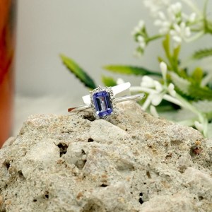 แหวนแทนซาไนต์ทรงเหลี่ยมมรกต แหวนหมั้น แหวนเงินแท้ 925 ชุบทอง 14k เครื่องประดับชั้นดีสำหรับผู้หญิง - Product Image 4