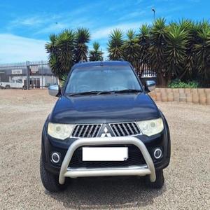 มิตซูบิชิ ปาเจโร สปอร์ต ปี 2010 มือสอง พวงมาลัยซ้าย/ขวา - Product Image 1