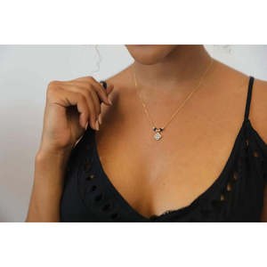 Collier Clover Pave Saphir Tendance Or Blanc Or Rose Style Classique Rhodium avec Chaînes de Perles pour Cadeau de Fiançailles - Product Image 3