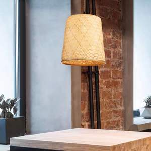 Plafonnier en bambou adapté aux espaces commerciaux et hôteliers, avec une structure tissée durable et une émission de lumière chaude - Product Image 1