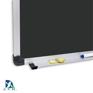 Tableau magnétique avec cadre en aluminium en blanc/noir/vert, protection d'angle en plastique, différentes tailles - Product Image 3