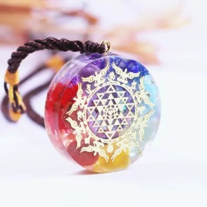 Pendentif Orgonite à 7 chakras au design unique pour la protection de l'énergie et l'énergie des chakras disponible à un prix compétitif - Product Image 3