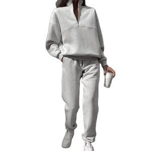 Survêtements pour femmes Polyester délavé à l'acide Sweat à capuche et pantalon de haute qualité Fabricant de survêtements personnalisés pour femmes - Product Image 1