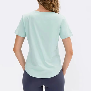 Camisetas al por Mayor Personalizadas para Mujer, Camiseta Deportiva de Moda de Algodón Verde Menta para Chicas, Transpirable, Hecha en Pakistán - Product Image 2